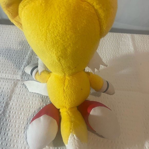 Sonic the Hedgehog Plushy - Picture 5 of 5